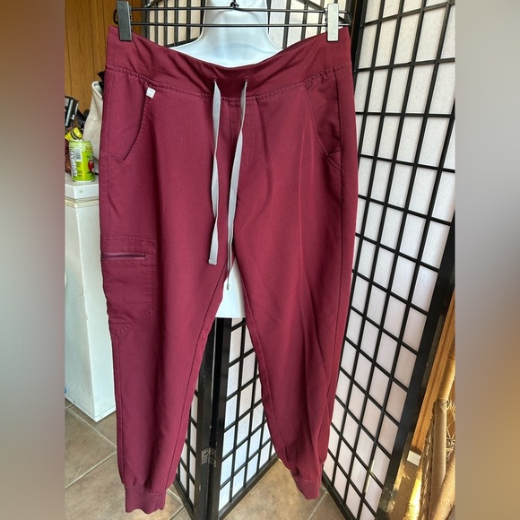 FIGS Maroon Zamora Joggers size small - Picture 3 of 5